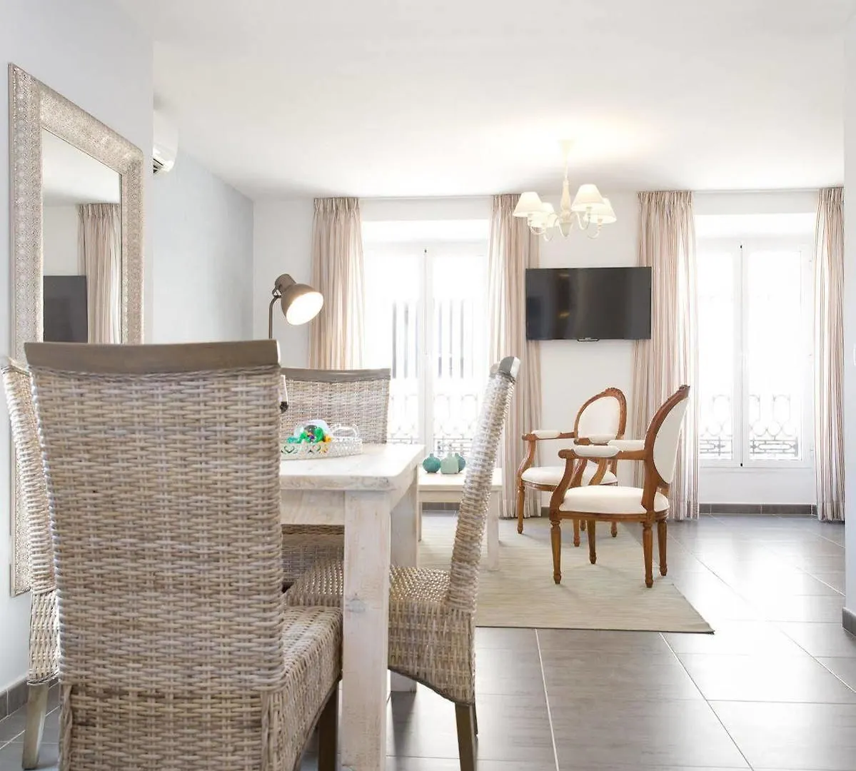Holidays 2 Malaga Charming Apartments